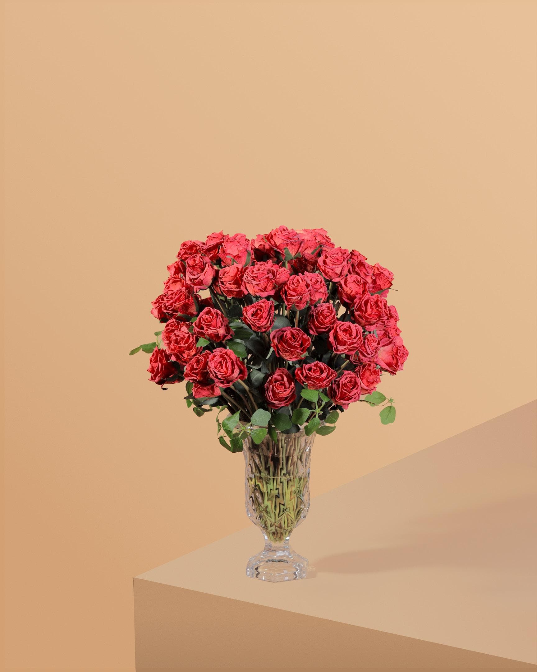 Rose araangments in classic vase